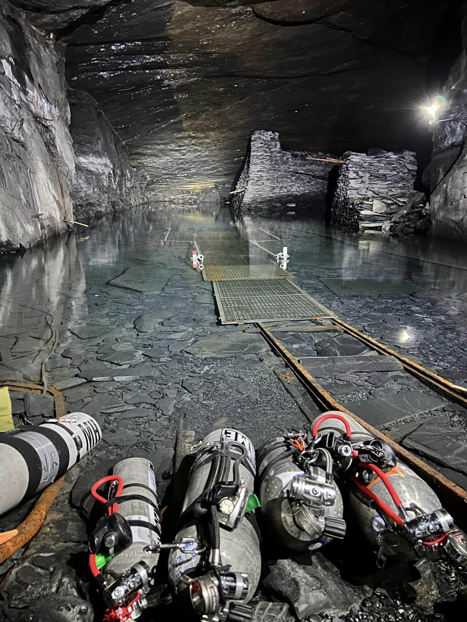 MINE DIVING