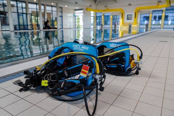 Schwimmbad - Wing Tecline