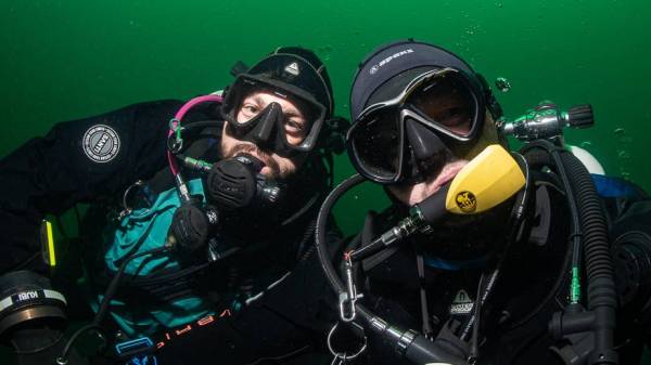 Dry Suit Divers